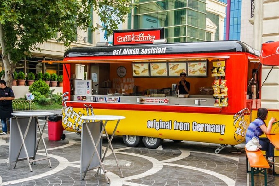 Street Food in Baku: Local Snacks Guide