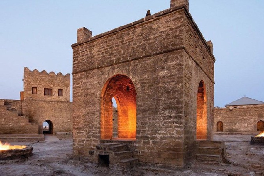 Absheron Tour: Yanardag and Ateshgah Fire Temple Guide